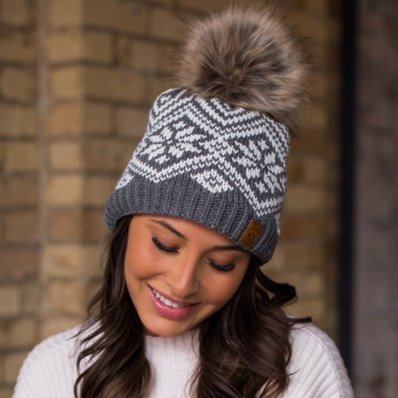 Gray White Knit Snowflake Pattern Knit Fleece Lined Faux Fur Pom Beanie Hat - Picture 1 of 3